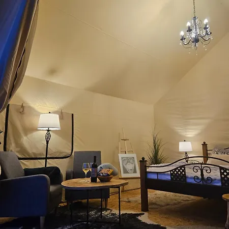 Glamping Tollendorf Luzicke Hory خيمة فخمة *
